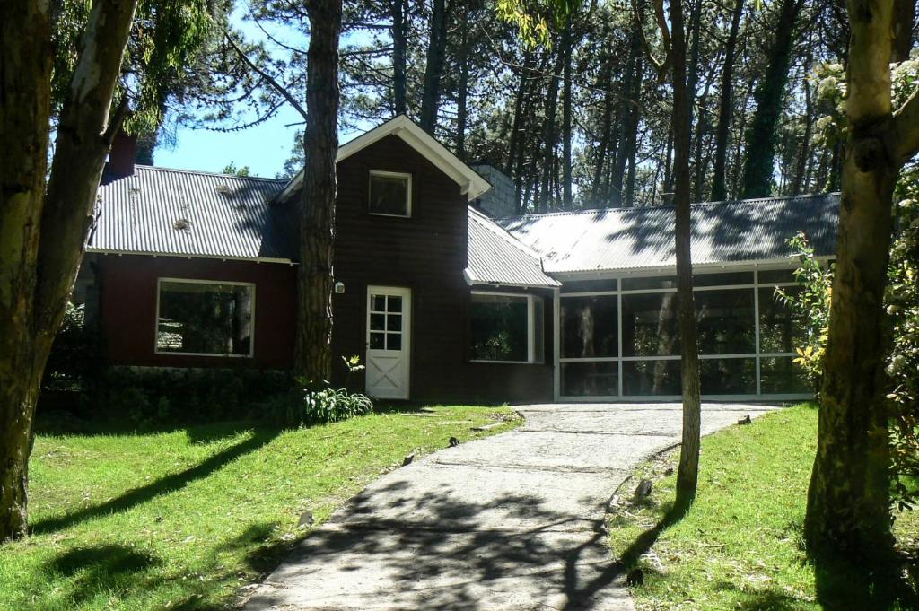 casa Cariloimagine, para 14 personas, con servicios, 3 cuadras de la playa y 3 del centro comercial - 2