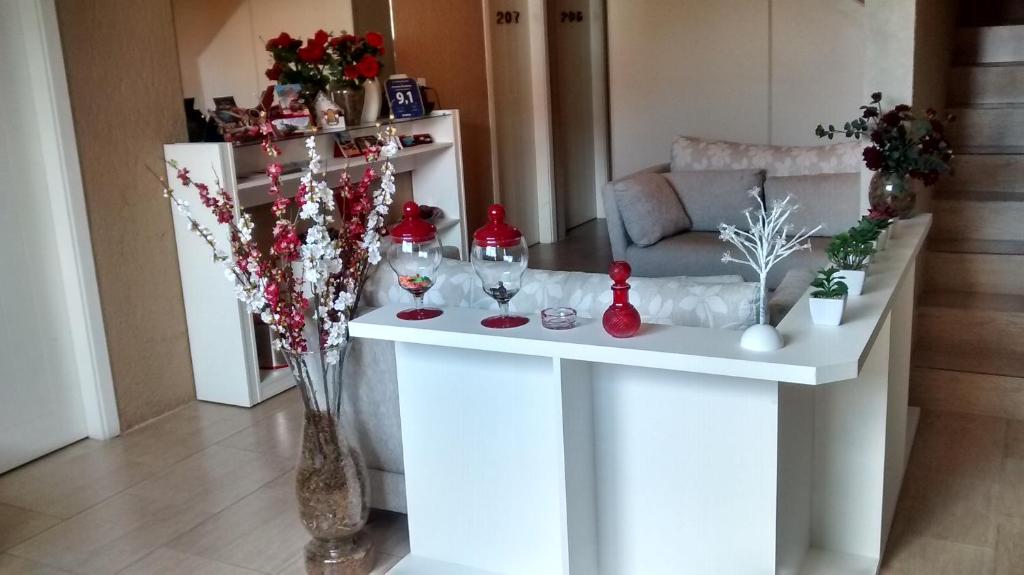 Front desk [24-hour]