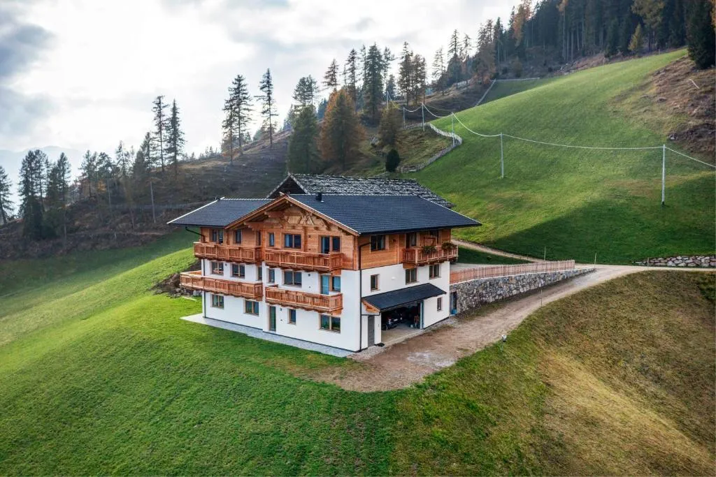 Oberhaushof, hotel in Santa Valburga St. Walburg