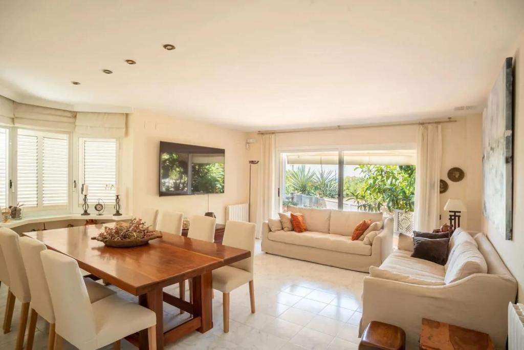 Comfortable House in Sitges with Shared Pool - 3