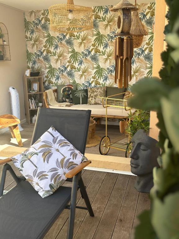 Parenthèse, Bienvenue chez vous, Grand-Bourg