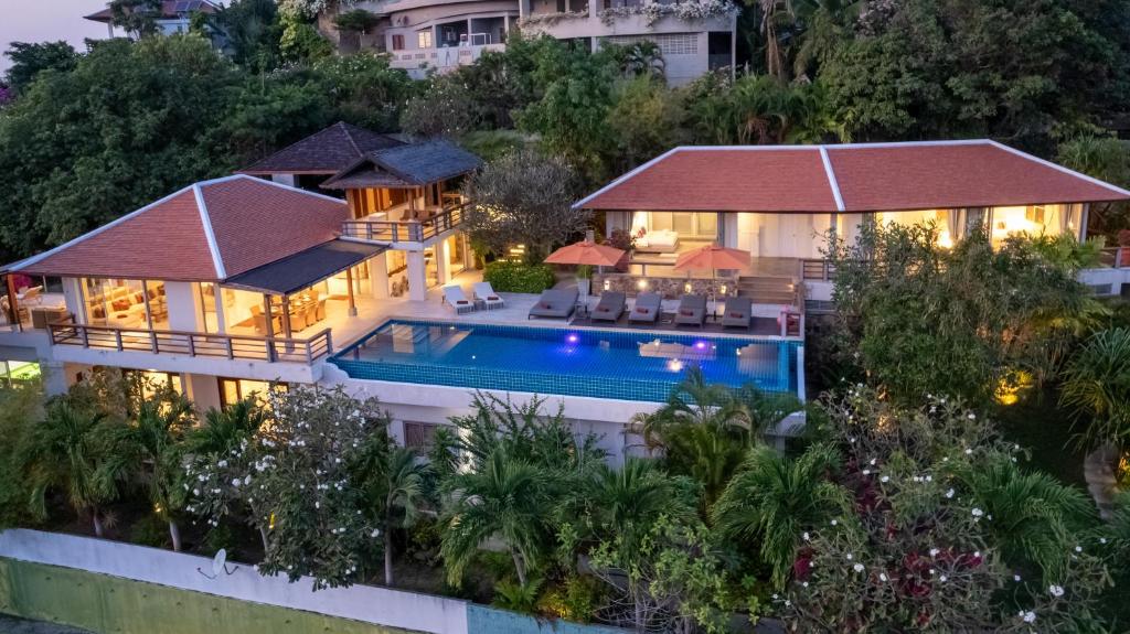 Samui Summit - Stunning Villa with Sunset View, Ko Samui
