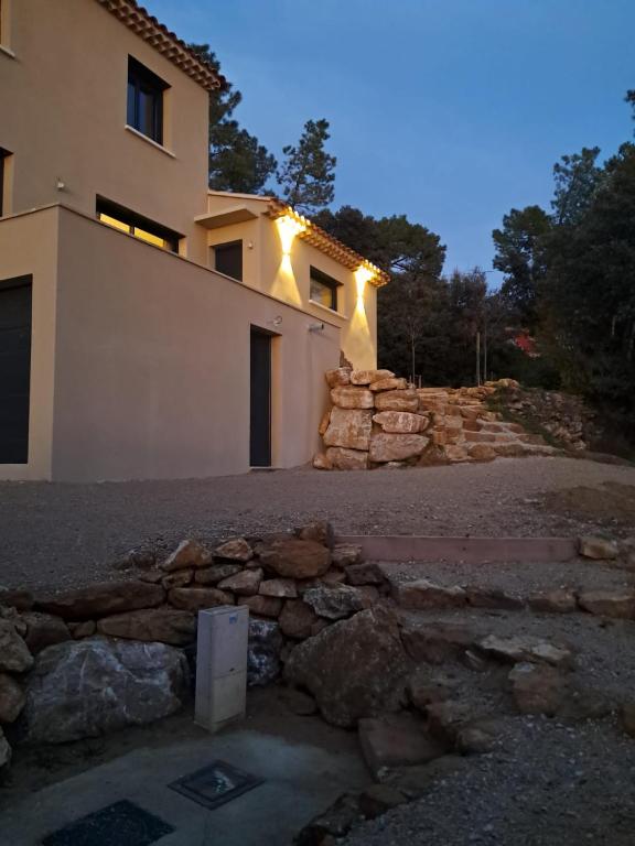 Maison neuve climatisée, à 2 pas du centre de Bédoin, La Villa Thélo - 1