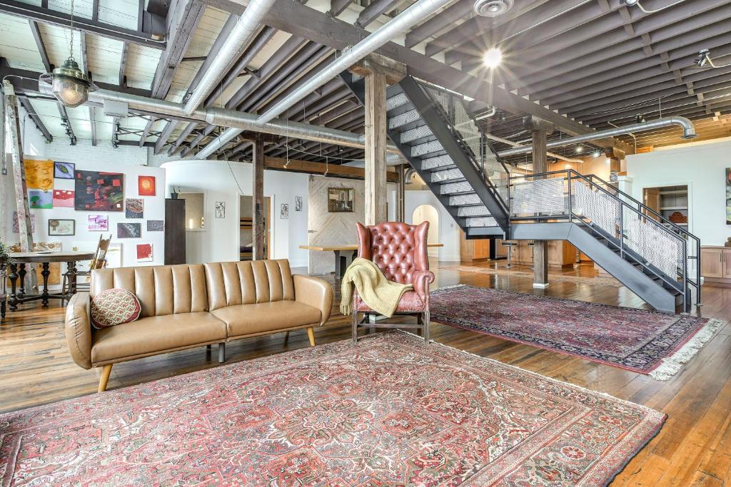 Less Than 1 Mi to Wittenberg Eclectic Loft with Parking!, Springfield