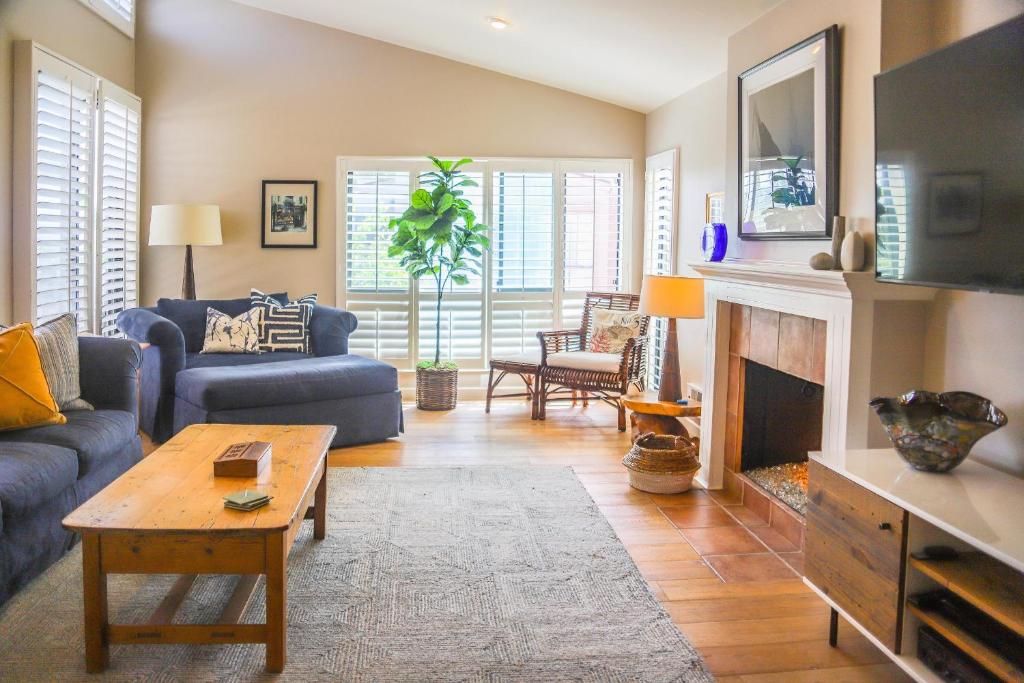 High Tides & Good Vibes SUR169, Solana Beach