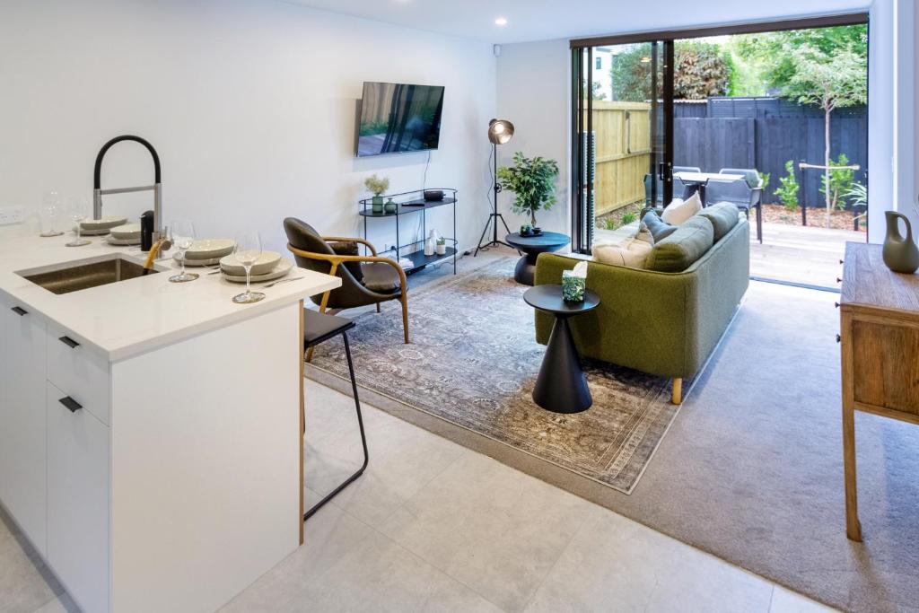Perfect for Groups Stylish 4BR Devonport Stay, Christchurch