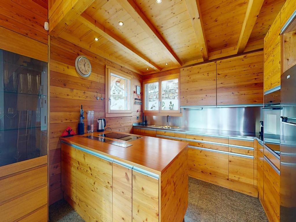 Lush chalet in Heremence with sauna - 3