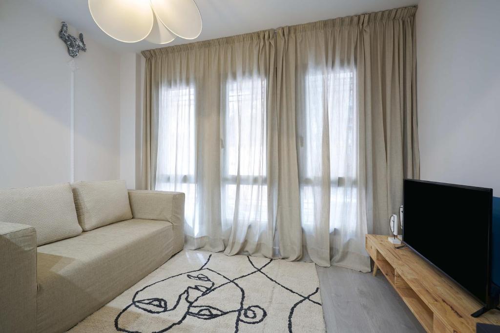 APARTAMENTO PICASSO CON PATIO TRASERO - 4