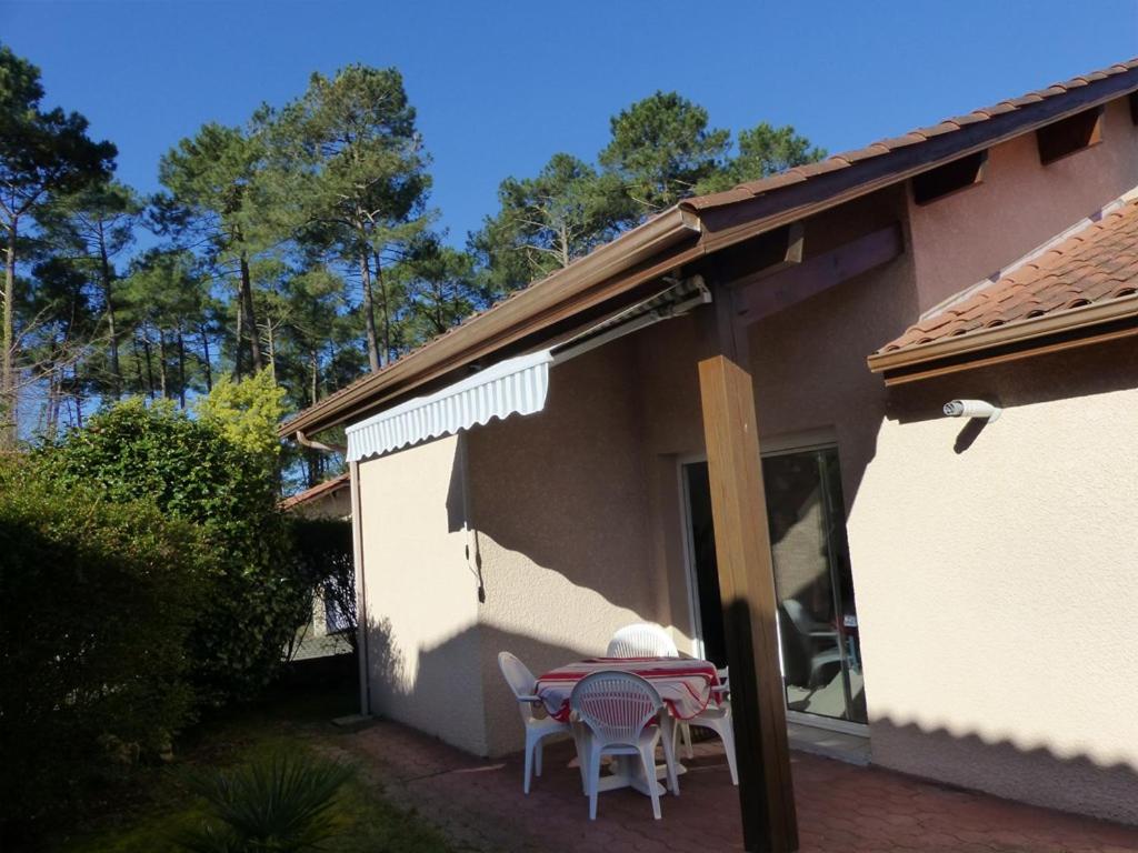 CAPBRETON Résidence LE BOSQUET AUX ECUREUILS Villa avec piscine en copropriété - 2