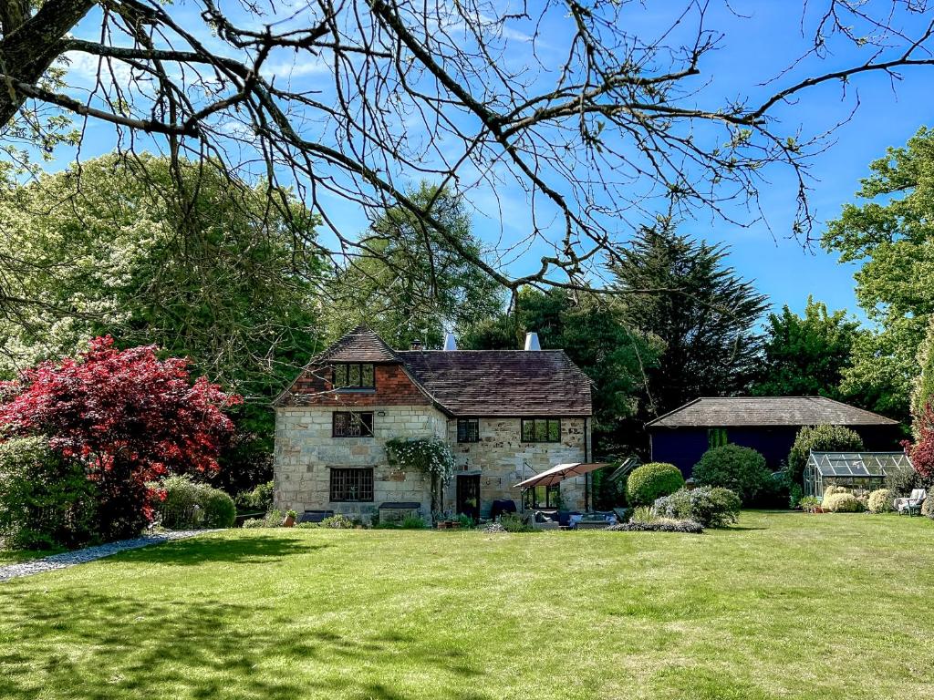 18th-Century Barn Apartment, Maresfield, Maresfield - pet-friendly stay