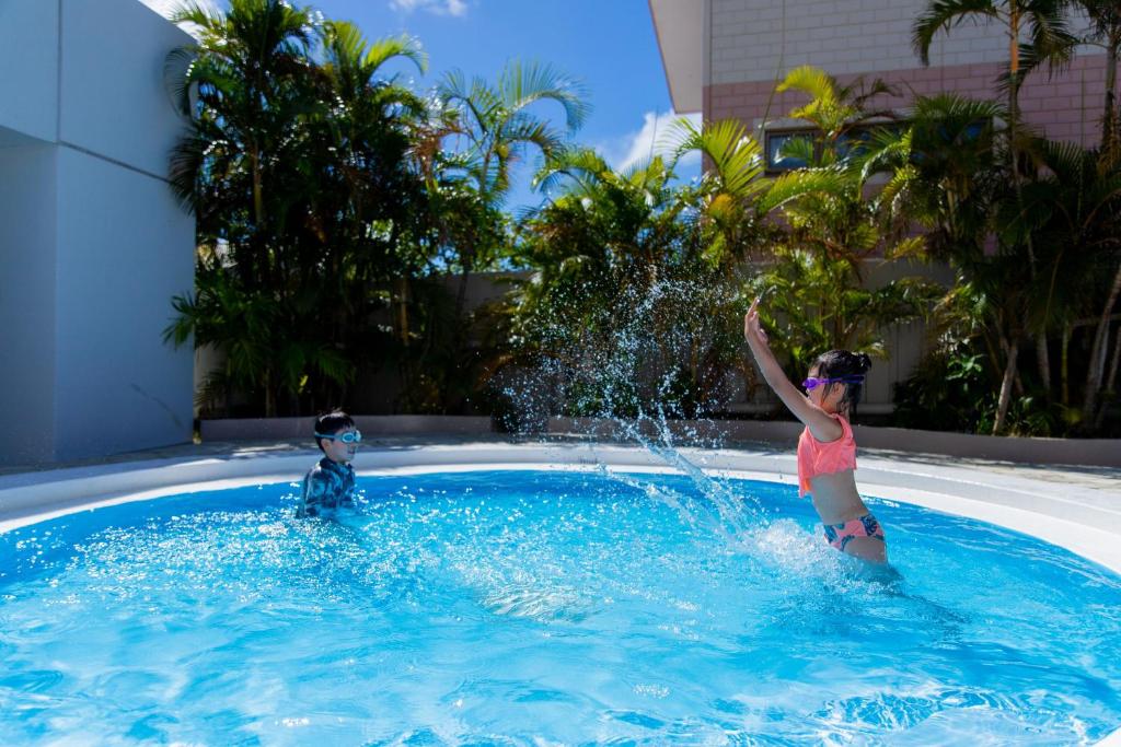 スイミングプール