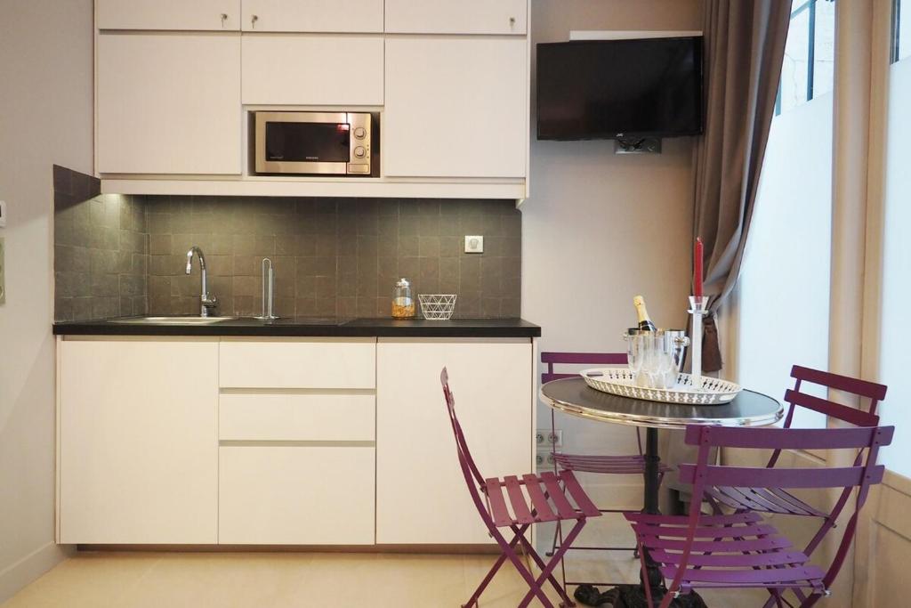 Palais royal apartment - 4