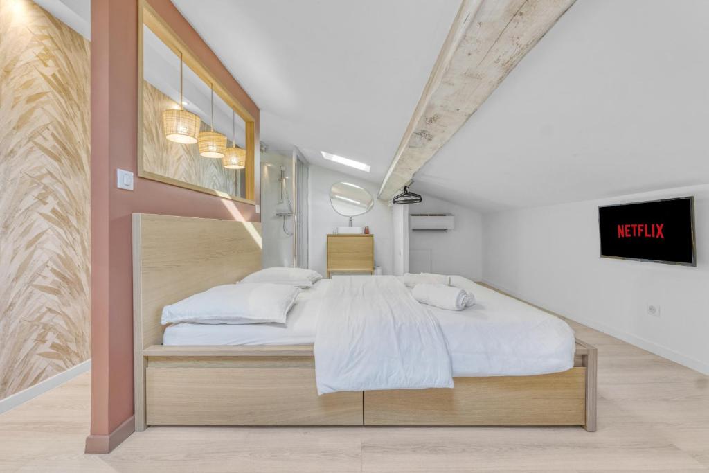 2 Bed - Ascenseur - 2 min du Palais - Climatisé - 5