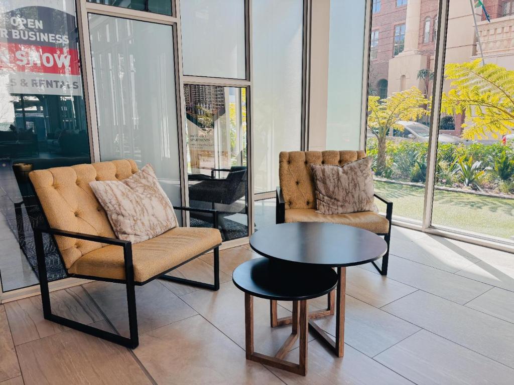 Shared lounge/TV area