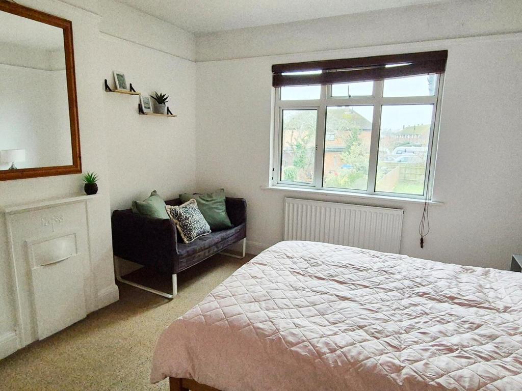 Spacious Flat Near Train Station - By ShireStays, Bicester
