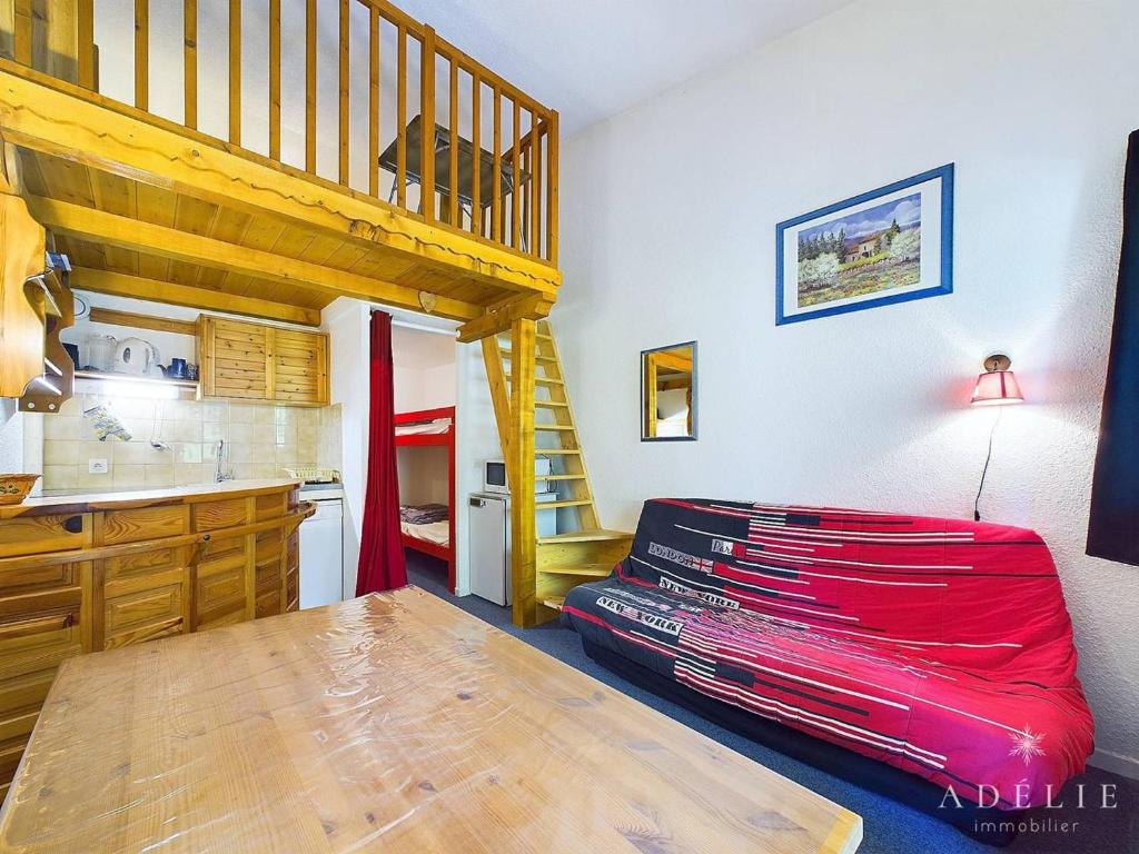 Studio mezzanine pour 4, à 50m des pistes, balcon, proche commerces, équipements complets - FR-1-398-580 - 3