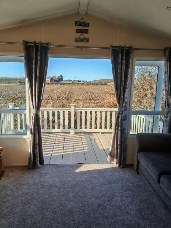 Bluebird Skies - A cosy getaway, Great Yarmouth