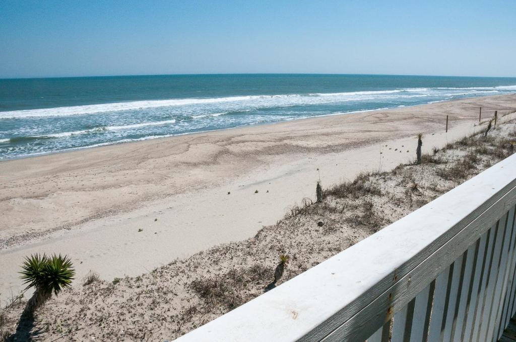 Bobs Place by Bryant Real Estate, Kure Beach