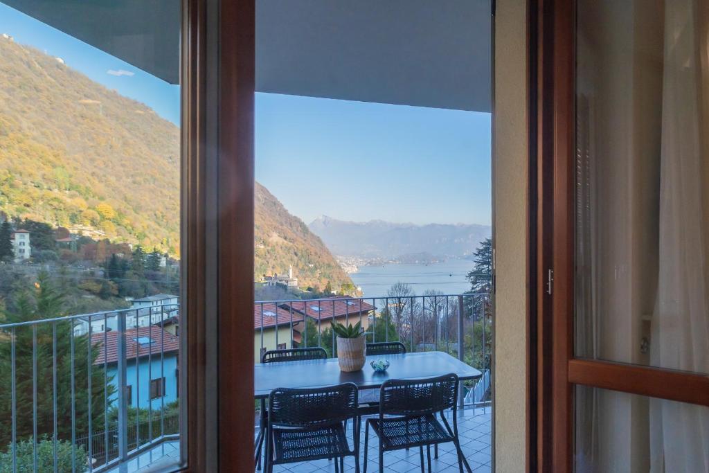 We Lake Como by Rent All Como, Argegno