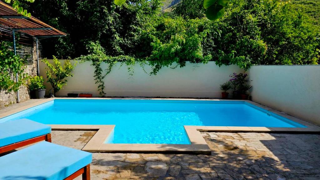 Lovely house with swimming pool - 1