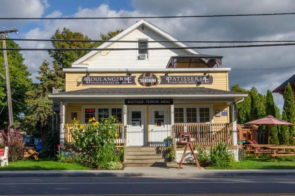 Auberge Le Sunshine, hotel in Stanstead Plain