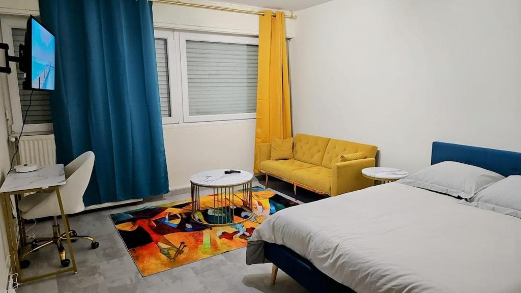 Cozy studio 3 min walk to train station - 2