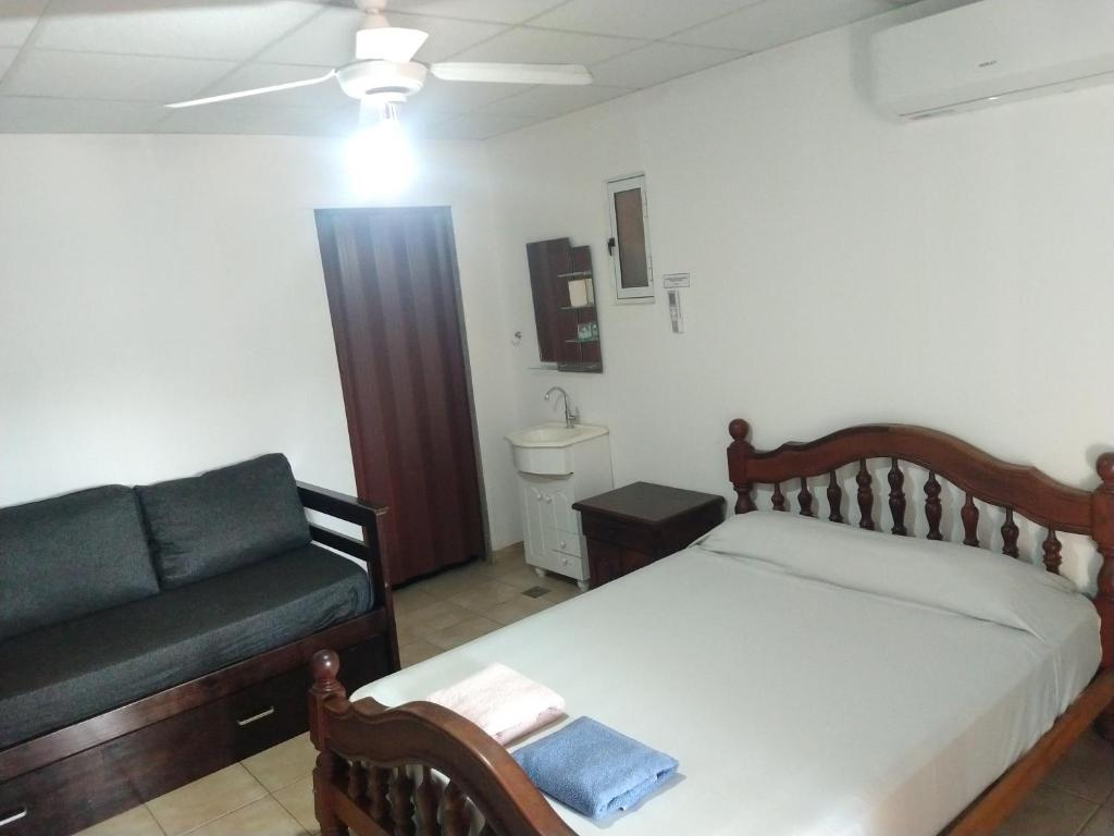 Hospedaje Colonia - 1