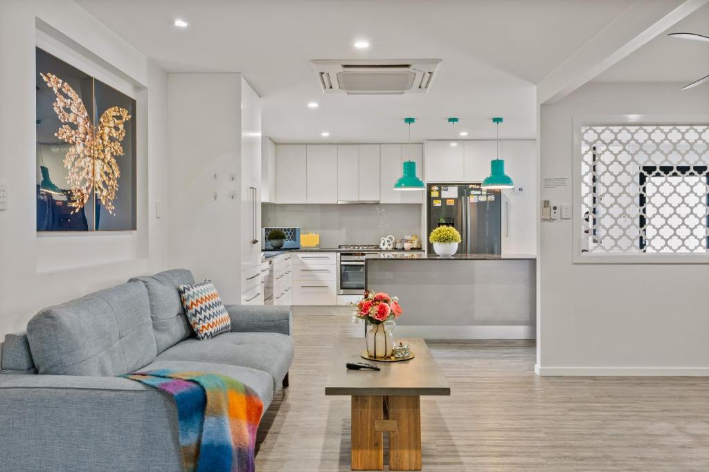 4BR Haven in MacGregor - Family Fun Awaits, Brisbane