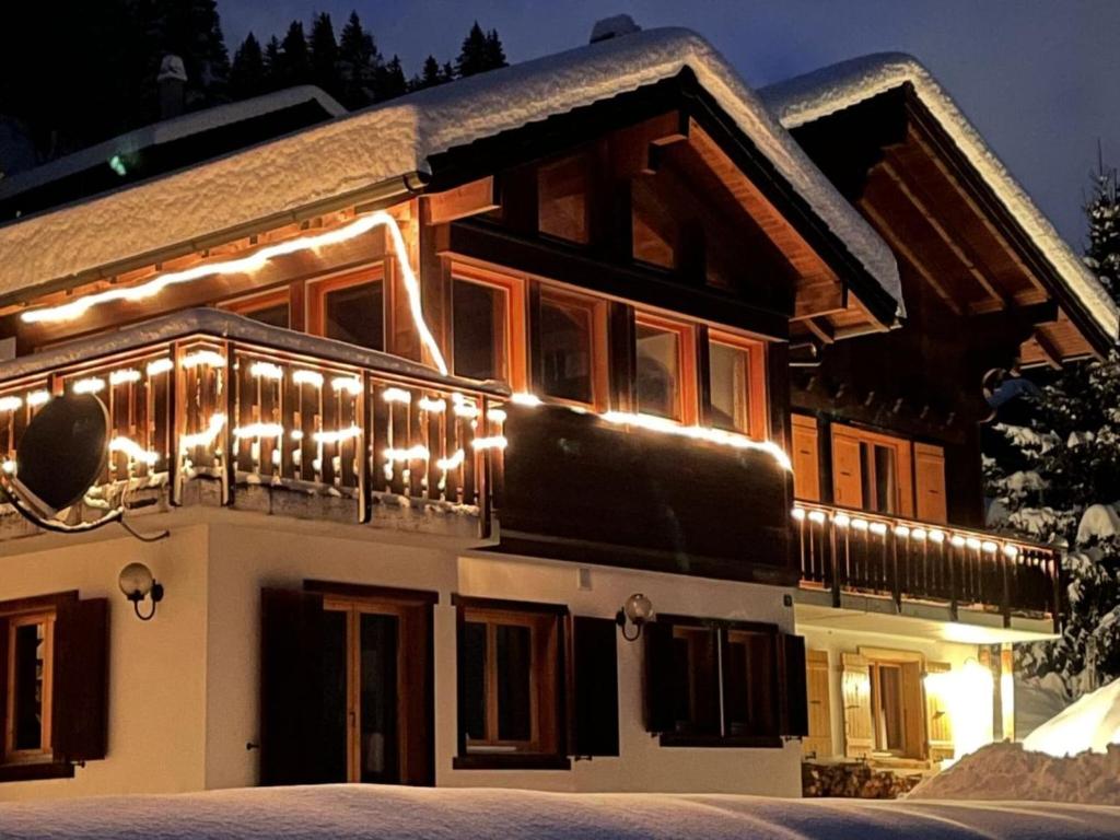Beautiful chalet in Le Bouveret with garden - 2
