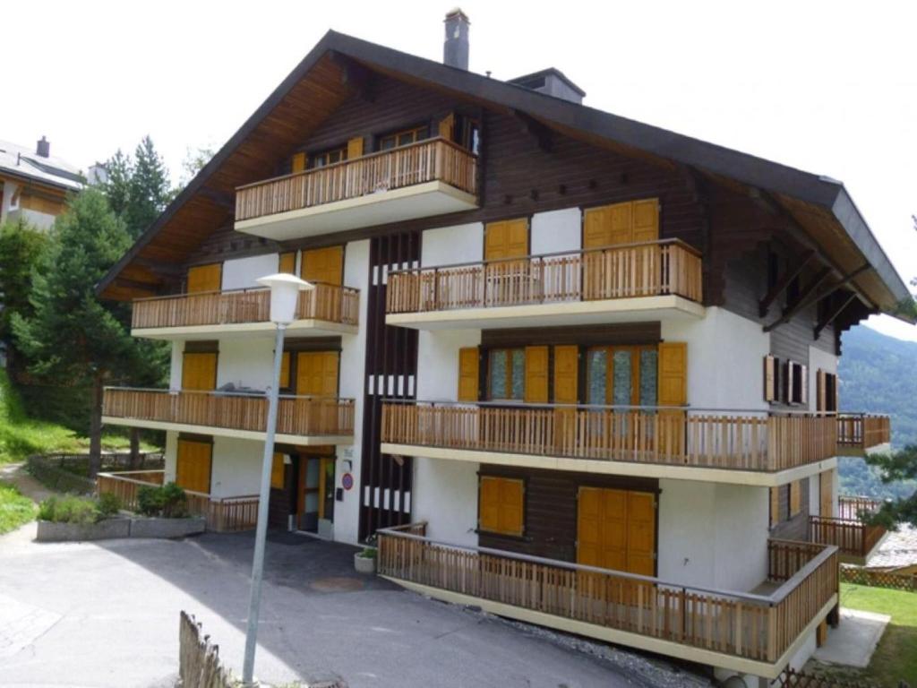 Apartment with balcony views of Nendaz - 1