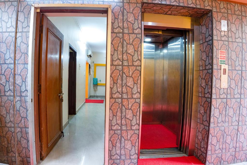 フロント・ロビー