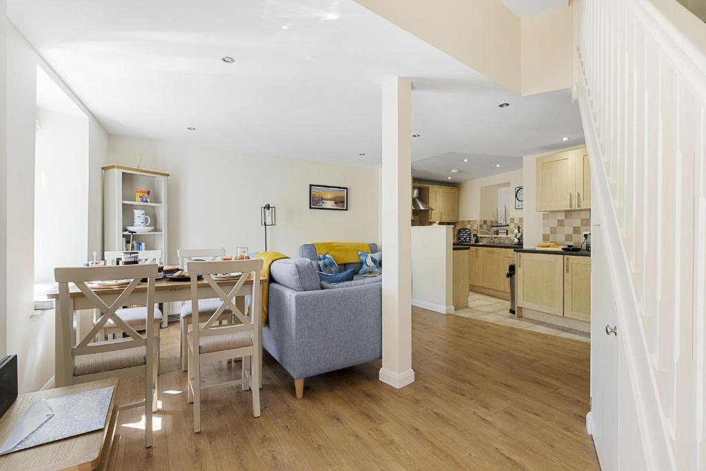 Old Mill Court, Brixham photo 3