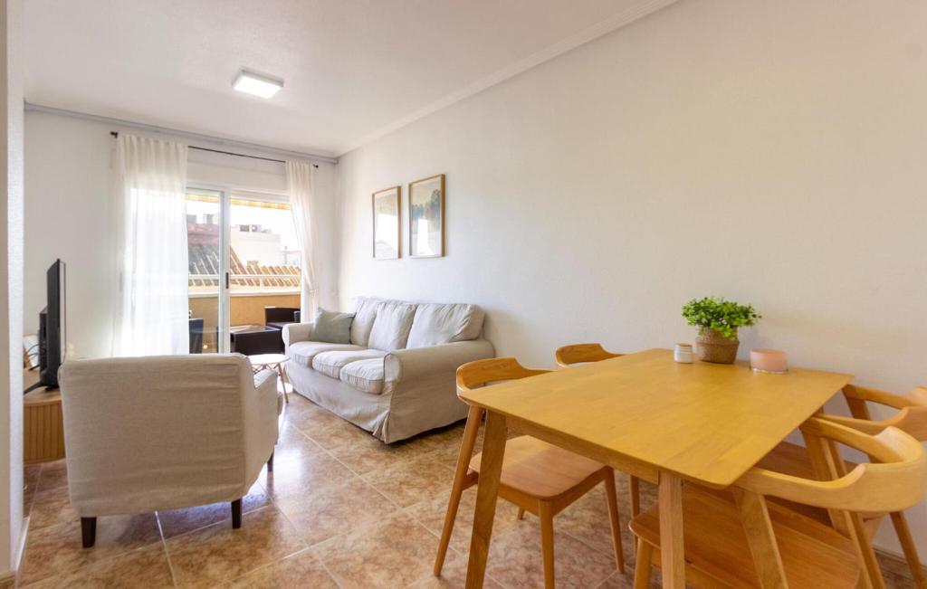 Amazing Apartment In Torrevieja With Wifi - 4