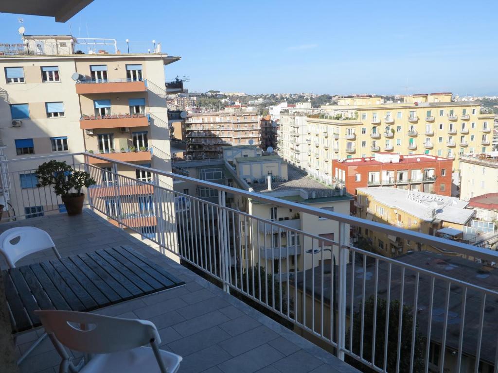 New panoramic apartment - half way Center-Vomero district - 4