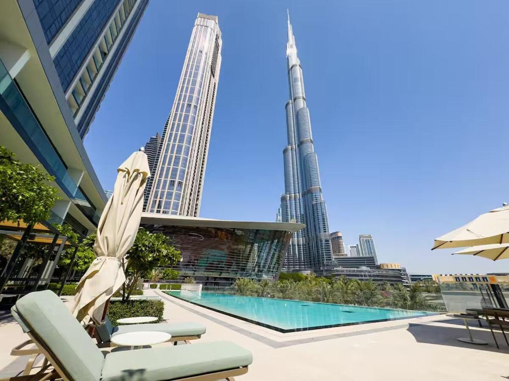 Stunning 1BR Burj View from Infinity Pool, Dubai