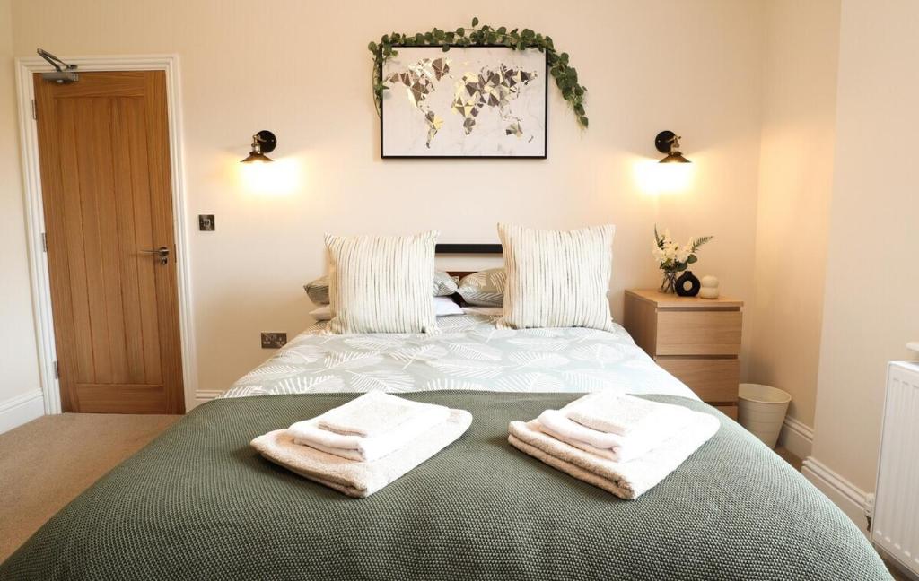 Green Nest Room with private bathroom, Eastbourne