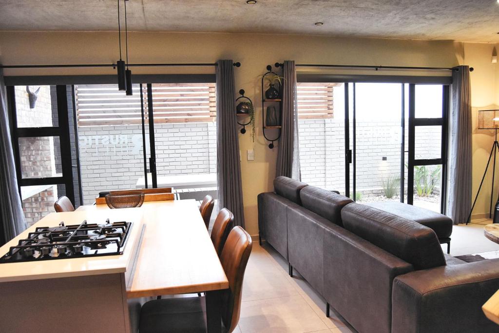 Rustic Hills #1 Luxury Self Catering unit, Swakopmund