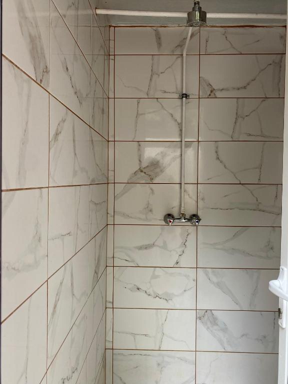 Zuhanyzó