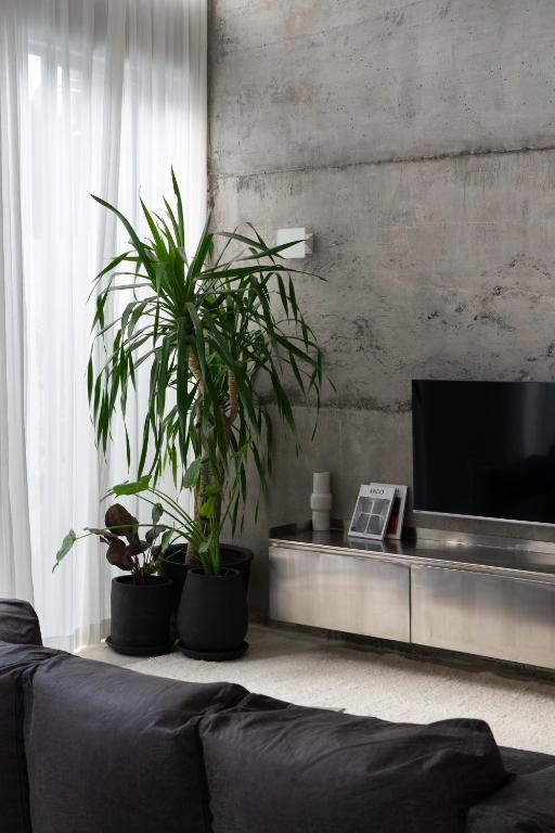 Sojourn, Tumbak Bayuh