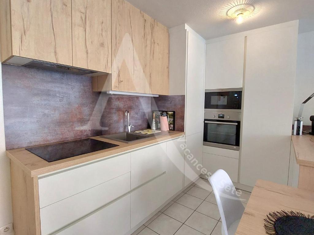 T3 renove dans residence avec piscine et garage Capacite max 6 personnes - 3