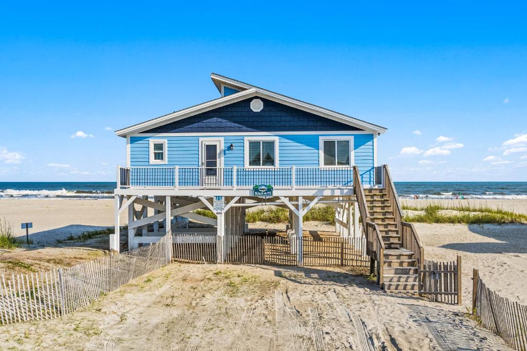 Ocean Front, Pet Friendly with AMAZING Views in Ocean Isle Beach, Ocean Isle Beach