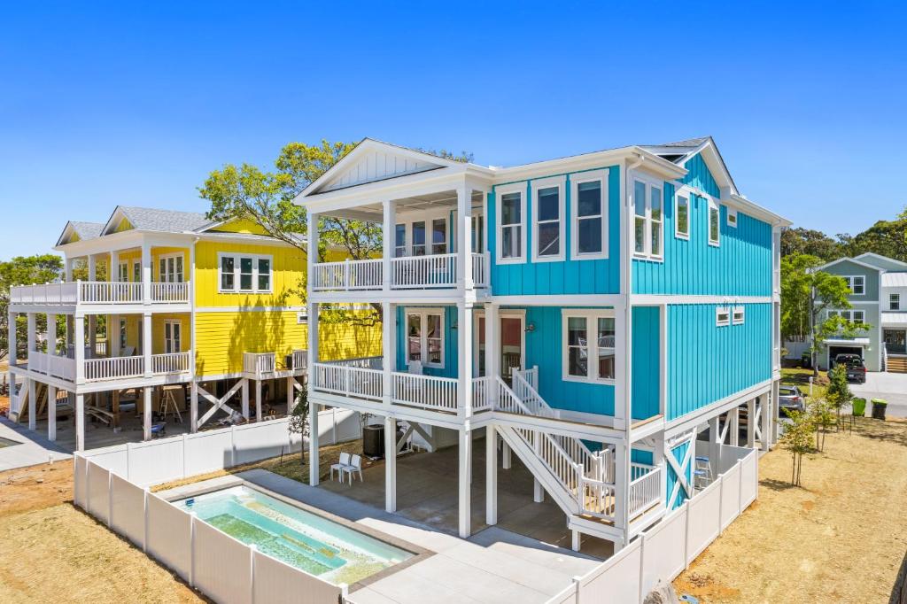 NEW Orchards Ocean in Oak Island, Custom home with private heated pool, Oak Island