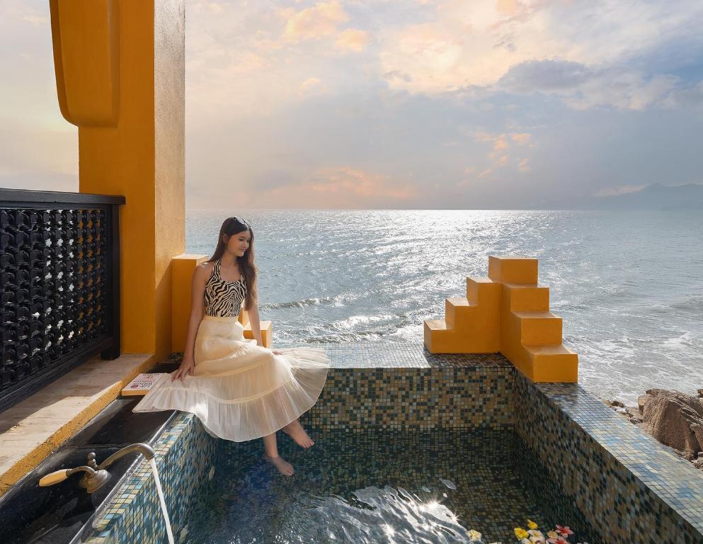 อ่างแช่น้ำร้อนกลางแจ้ง