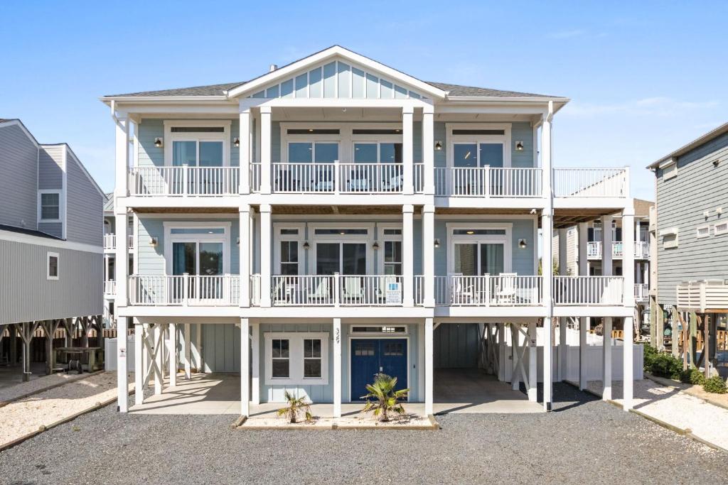 Isle Escape, 6 bedrooms, 6 bathrooms, private pool, elevator, stunning ocean views, Ocean Isle Beach