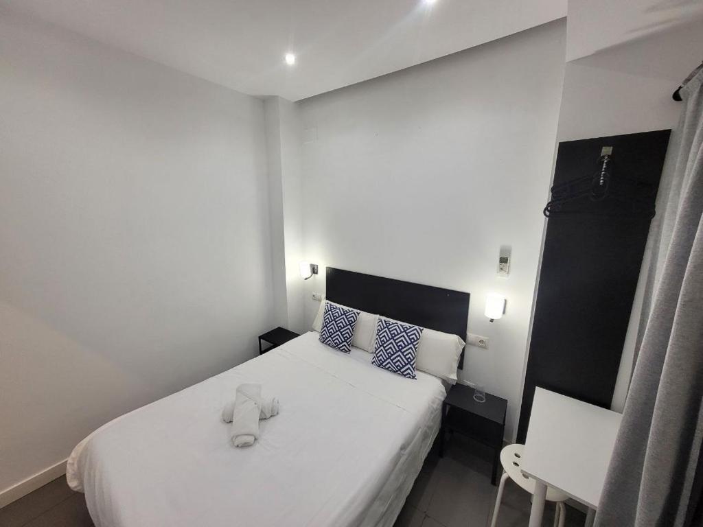 AYZ Frailes - Auto check-in property - 5