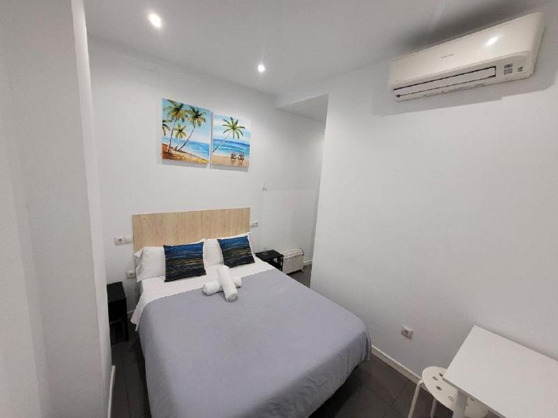 AYZ Frailes - Auto check-in property - 3