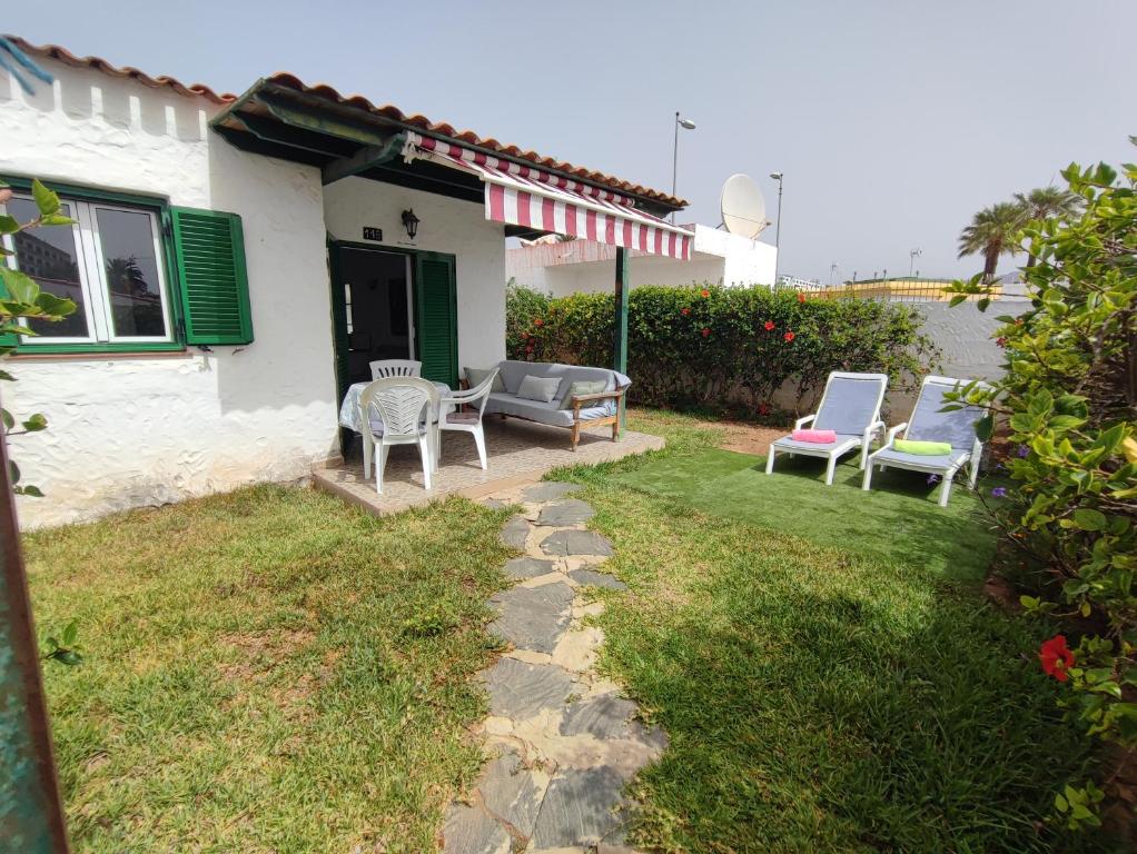 private Bungalow next to Yumbo Center - 1