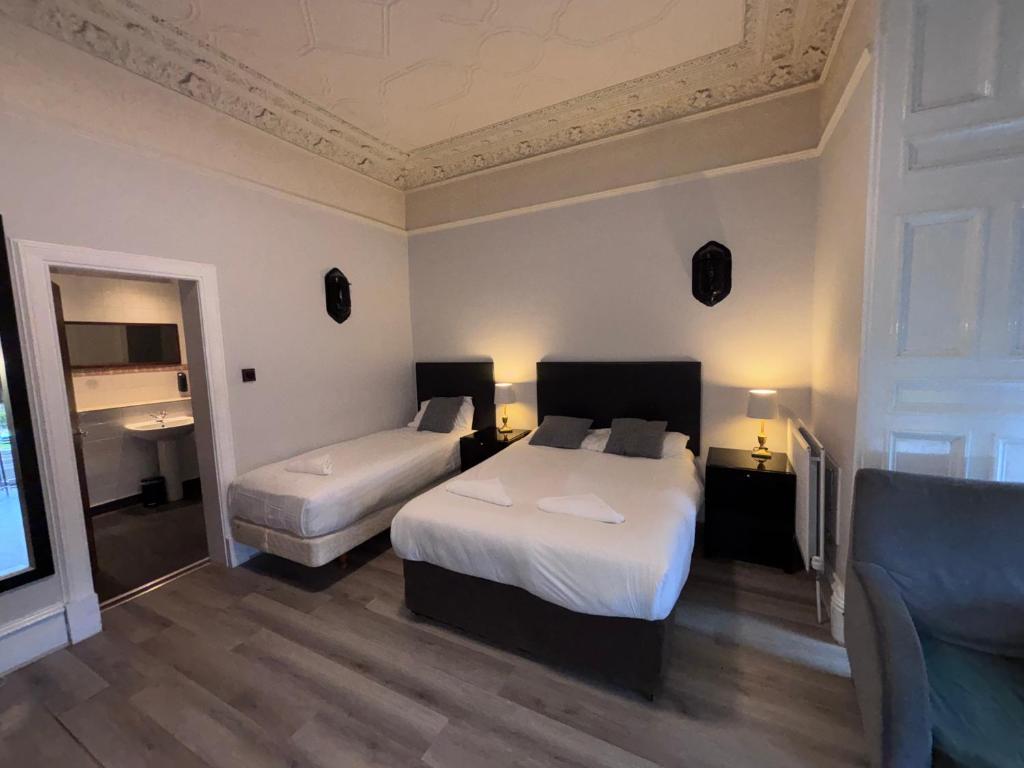 Family Room with Garden View