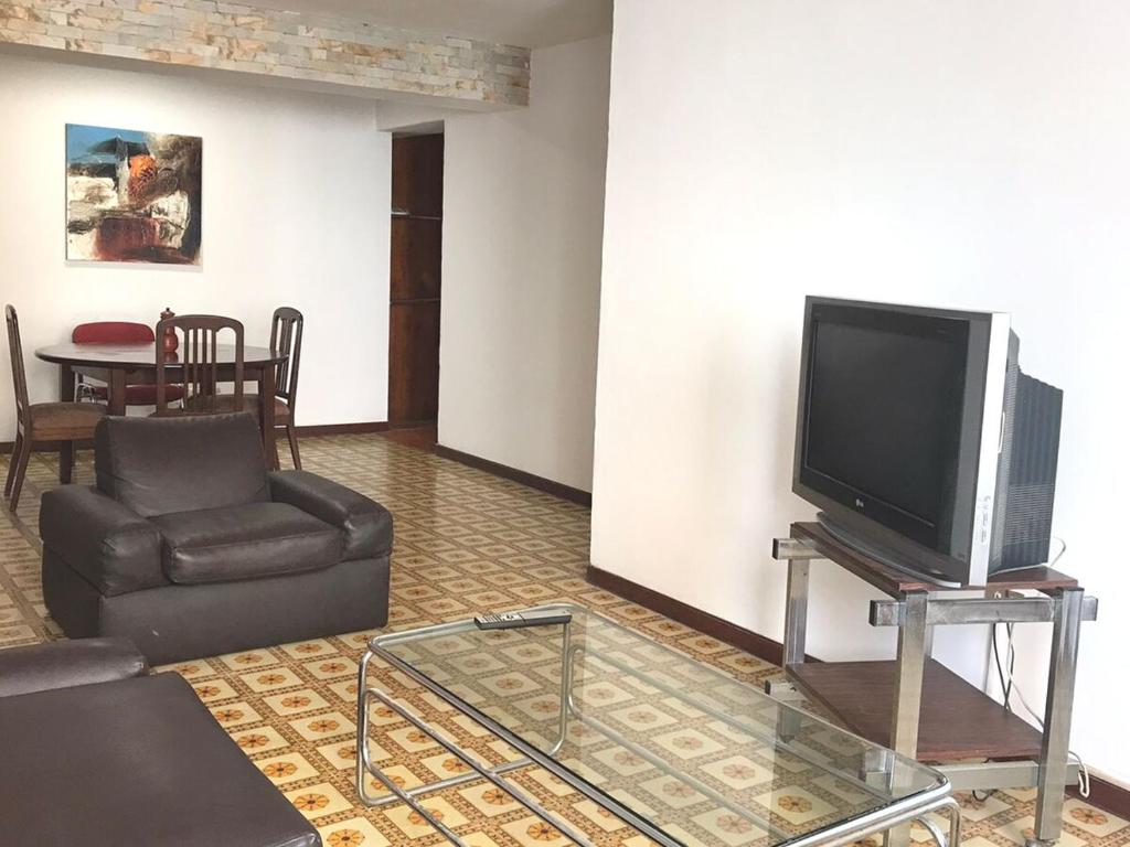 Caracas, the Best zone, super wifi, water, Roku - 2