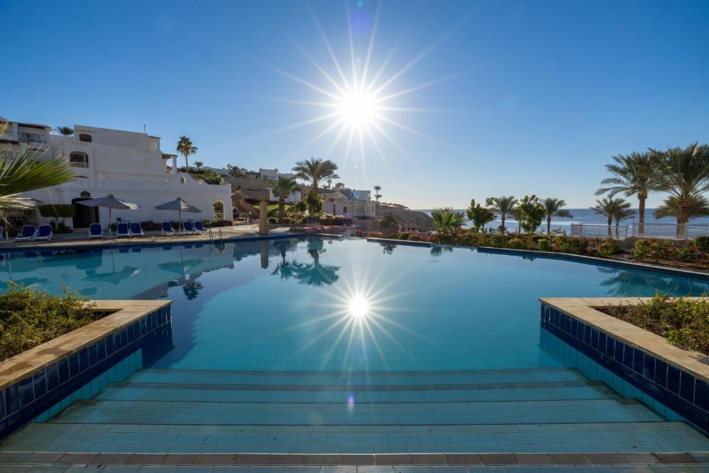 Swimming pool, Continental Plaza Beach Resort in Sharm El Sheikh